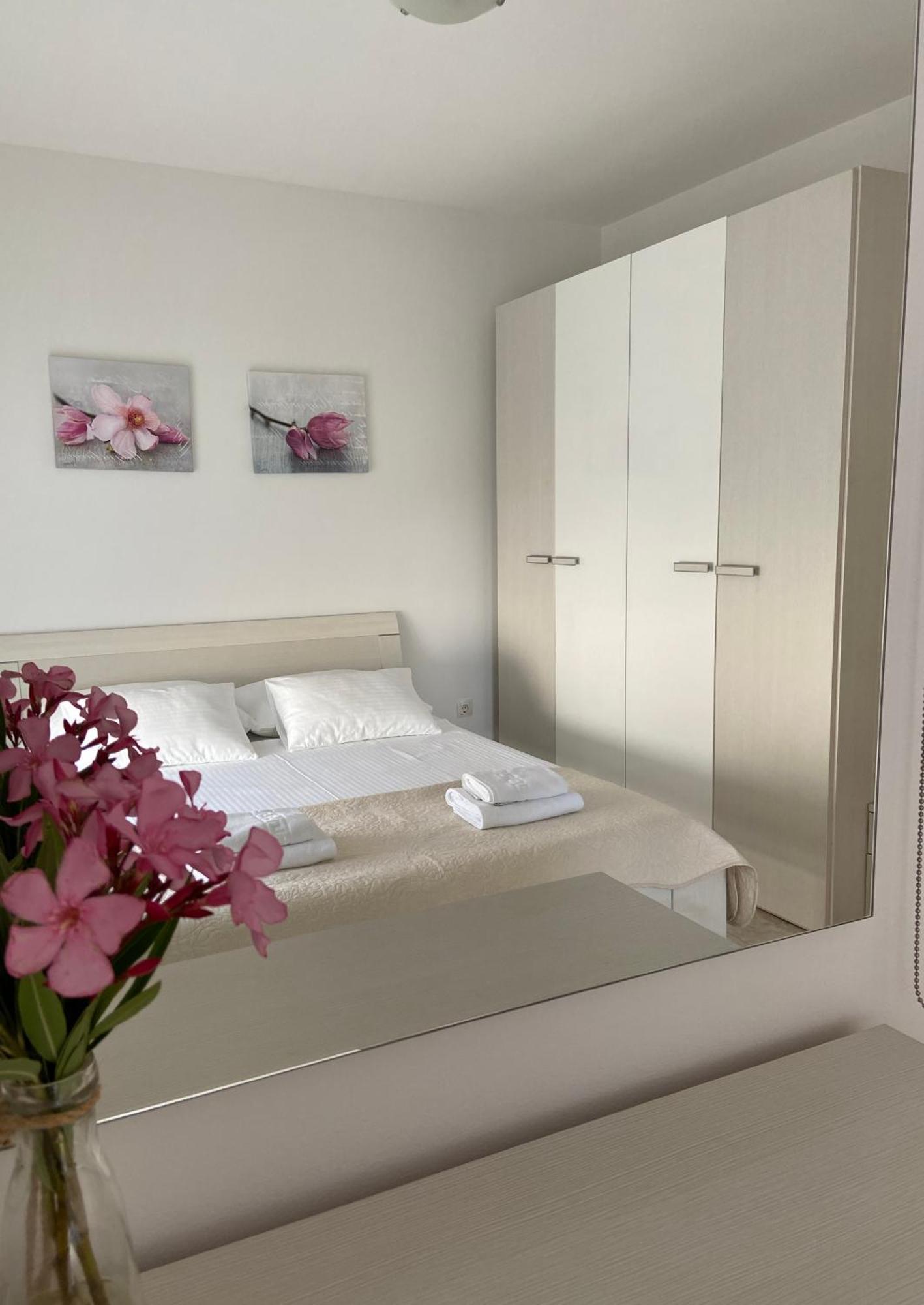 Apartmani Villa Adriatic Вир Экстерьер фото