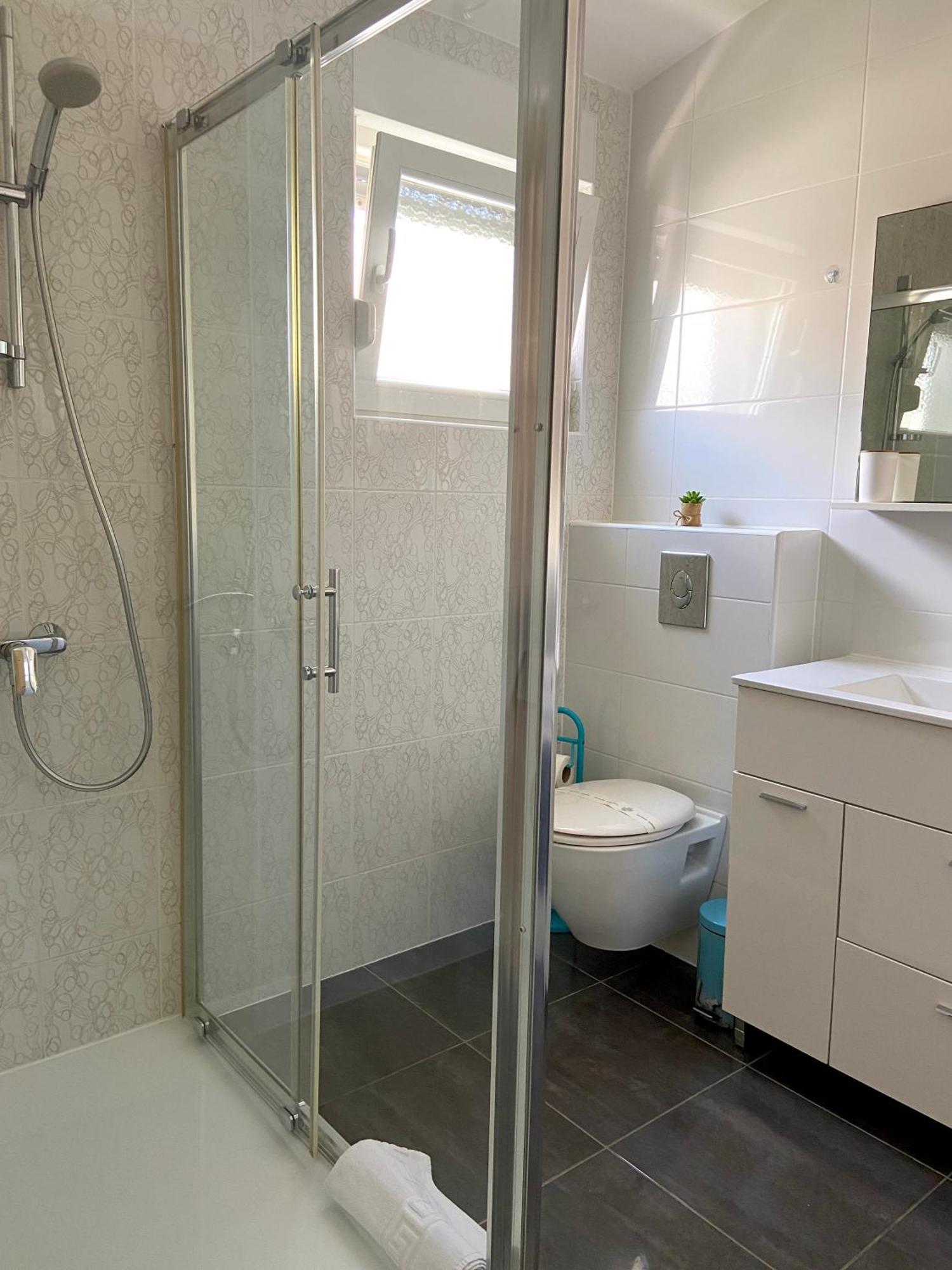 Apartmani Villa Adriatic Вир Экстерьер фото