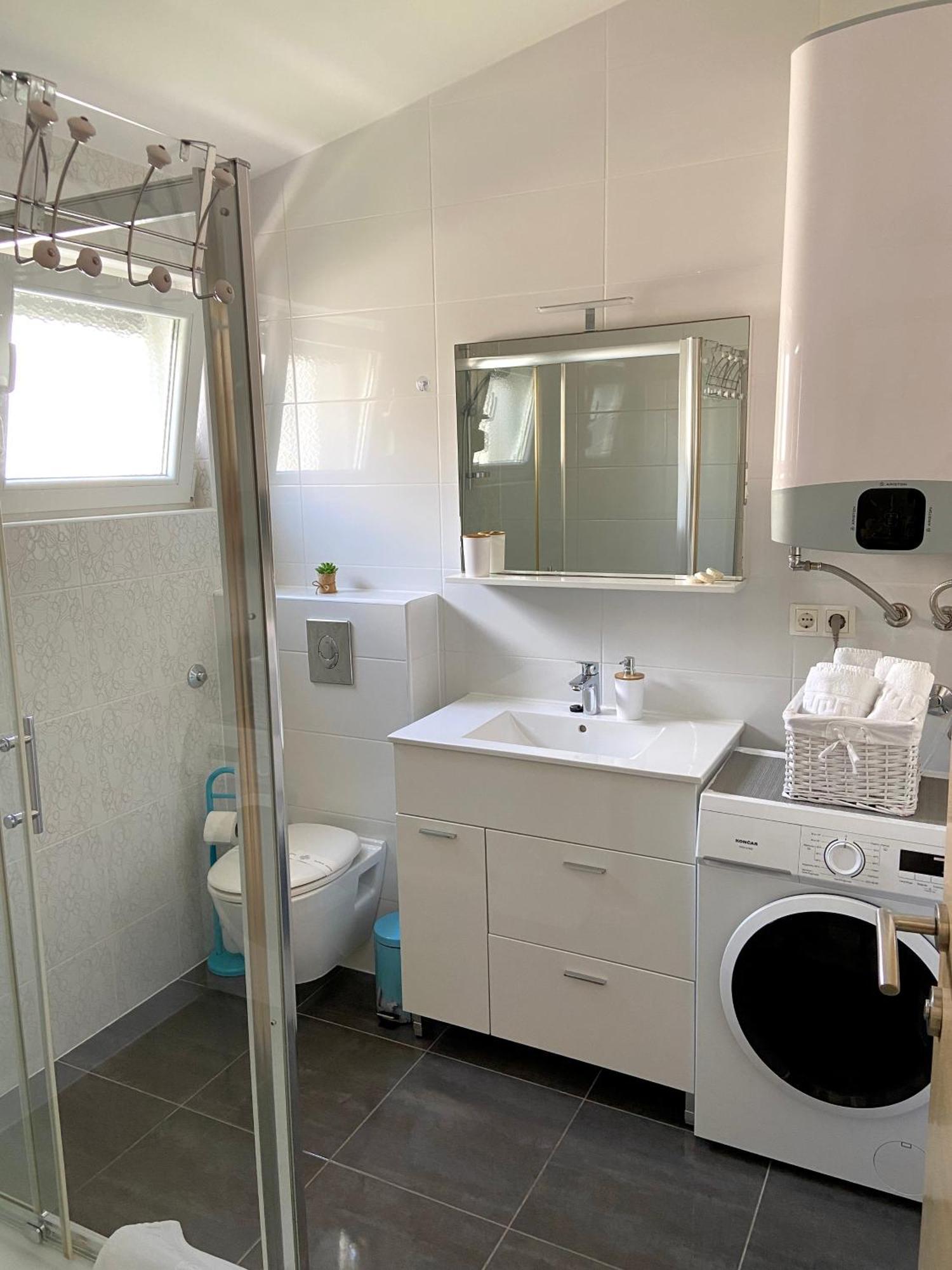 Apartmani Villa Adriatic Вир Экстерьер фото