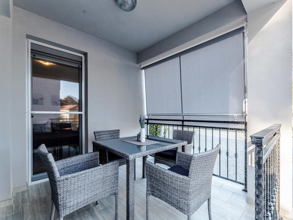 Apartmani Villa Adriatic Вир Экстерьер фото